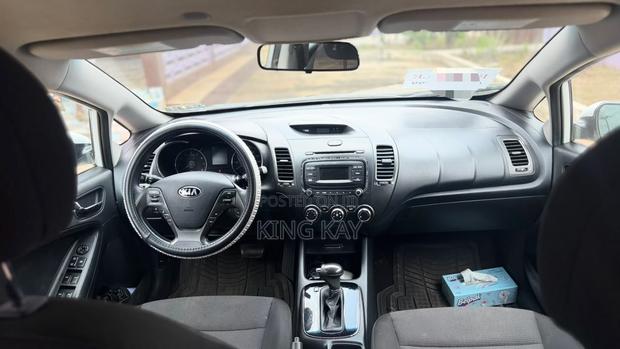 Kia Forte SX Hatchback 2017 White
