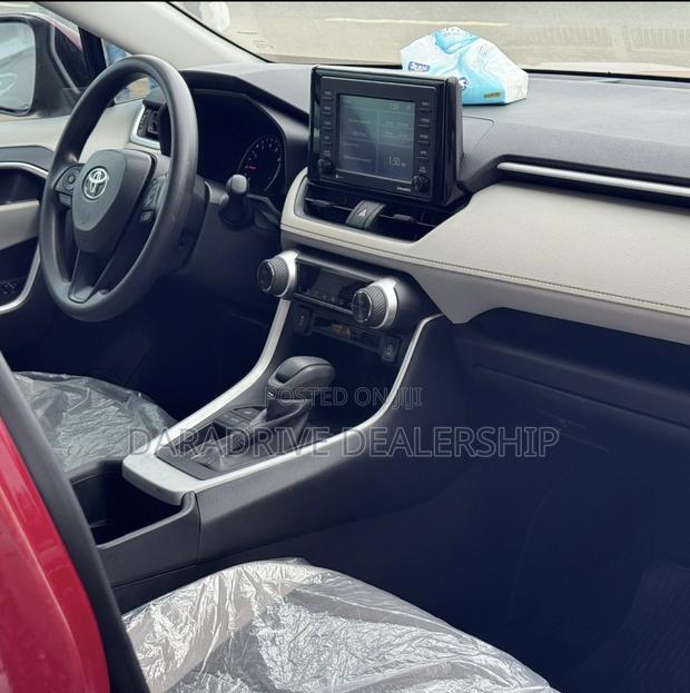Toyota RAV4 XLE 2022 Red