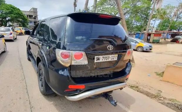 Toyota Fortuner 2.7 AWD 2012 Black