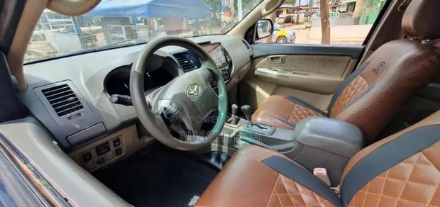 Toyota Fortuner 2.7 AWD 2012 Black