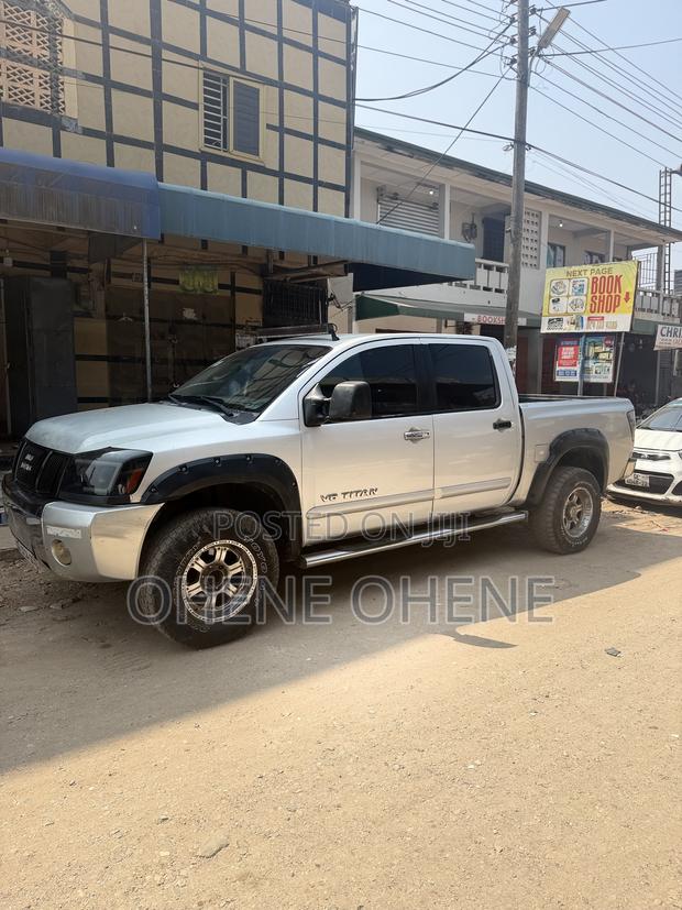 Nissan Titan Crew Cab 2006 Gray