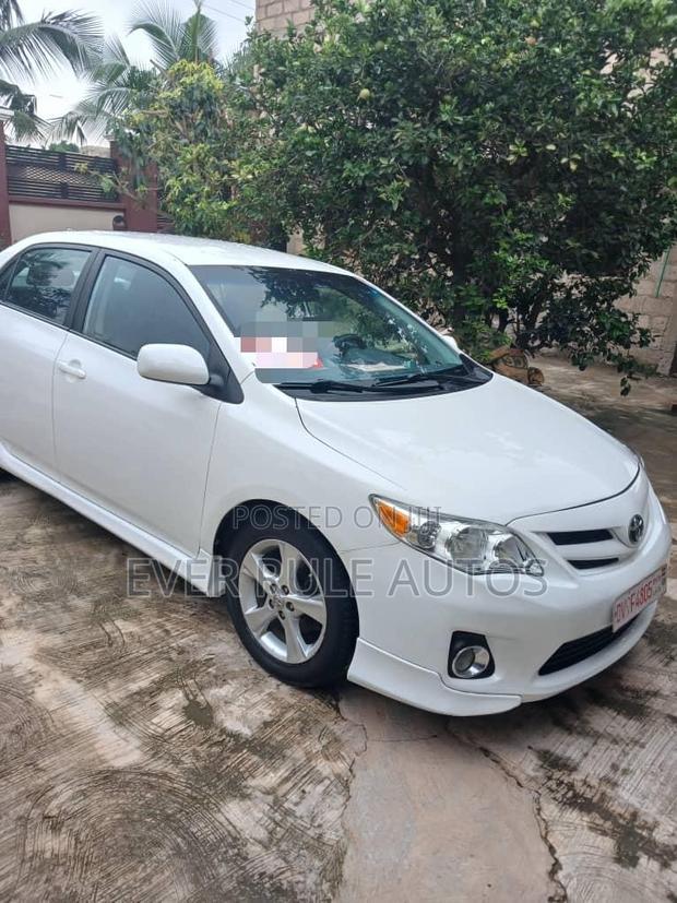 Toyota Corolla S 4dr Sedan (1.8L 4cyl 4A) 2013 White