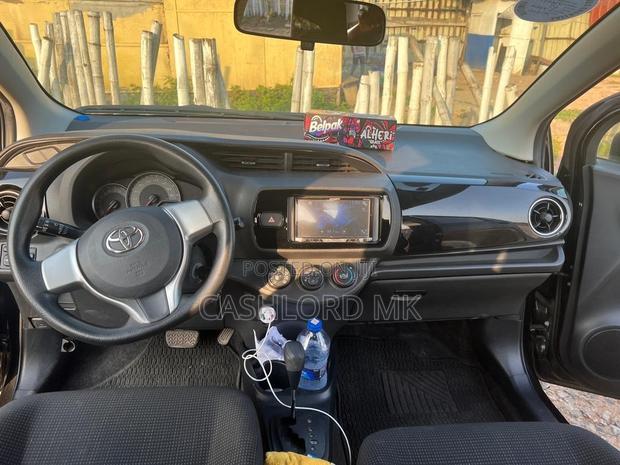 Toyota Vitz 1.3 FWD 5dr 2016 Black