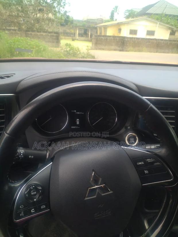 Mitsubishi Outlander LE AWC 2019 Red