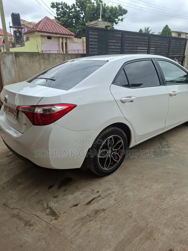 Toyota Corolla 2014 White