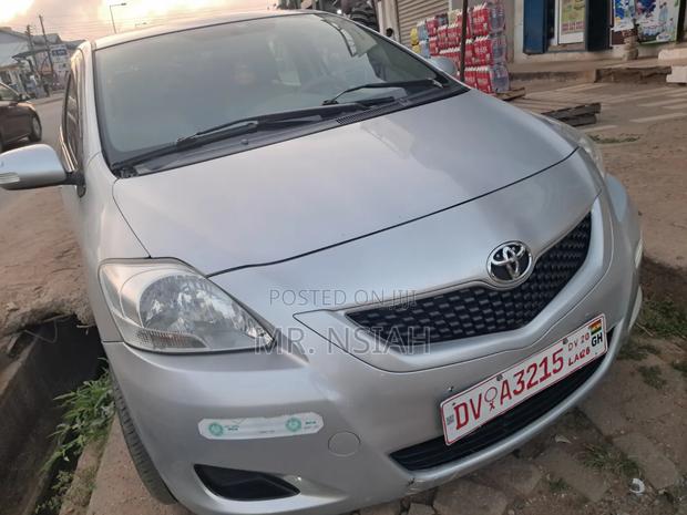 Toyota Belta 2010 Silver