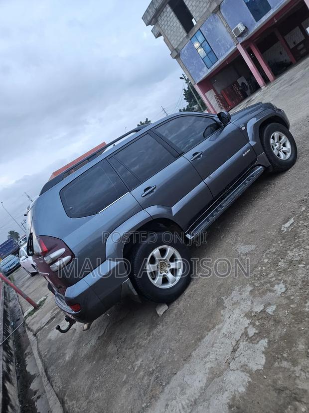 Toyota Land Cruiser Prado 2010 Gray