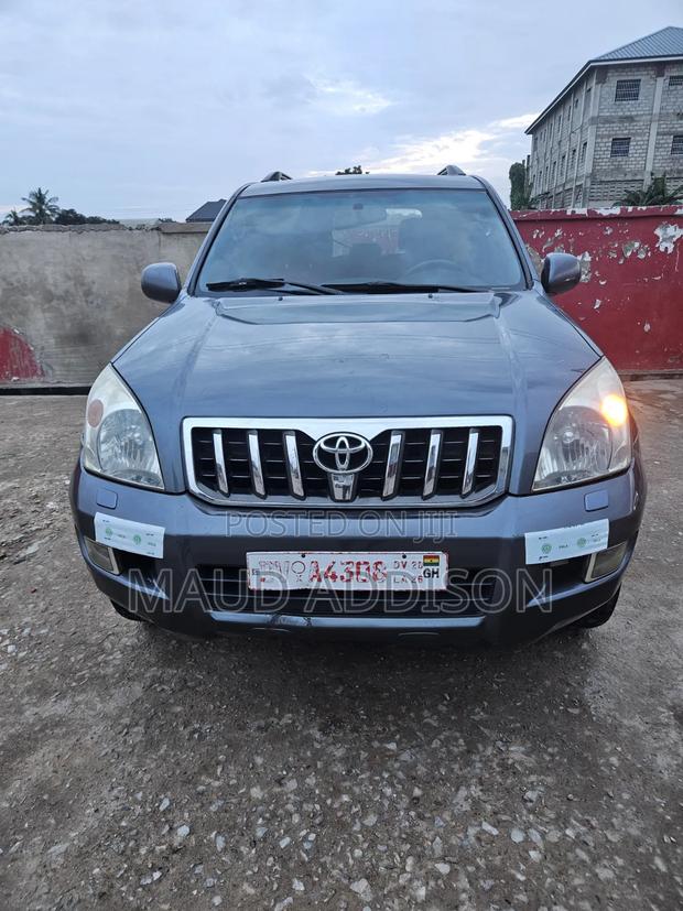Toyota Land Cruiser Prado 2010 Gray