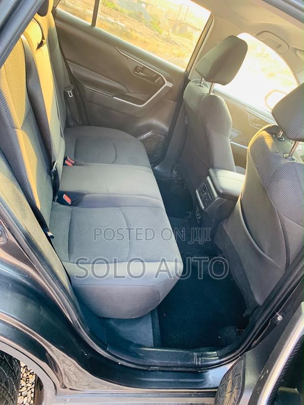 Toyota RAV4 LE FWD 2020 Gray