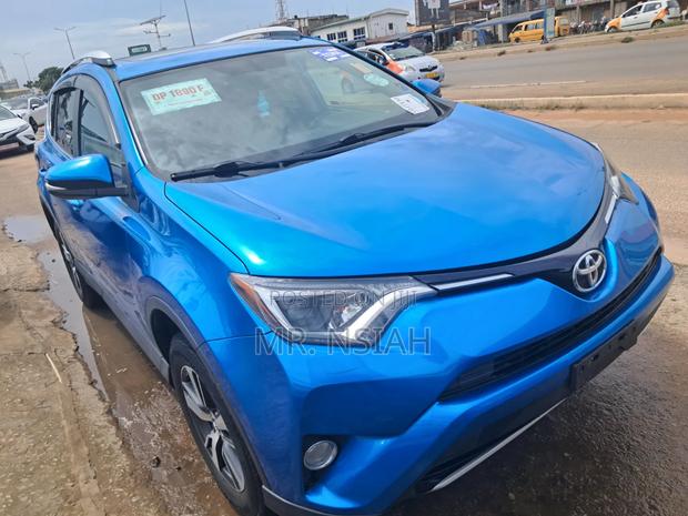 Toyota RAV4 2016 Blue