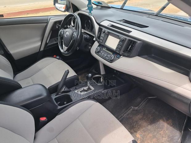 Toyota RAV4 2016 Blue