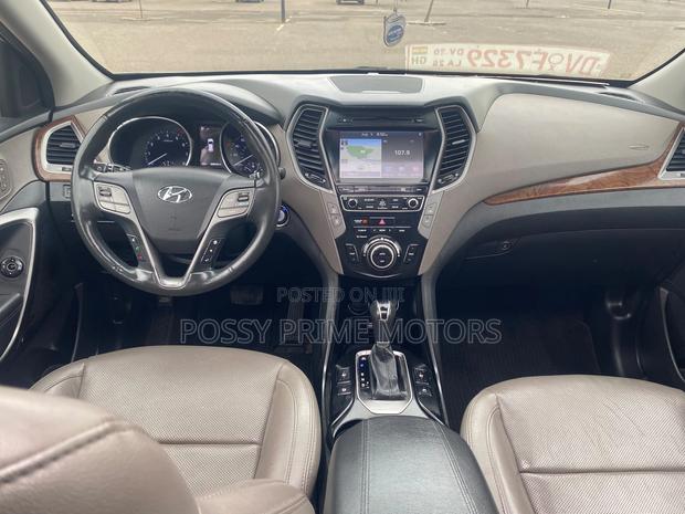 Hyundai Santa Fe SE Ultimate FWD 2018 Silver