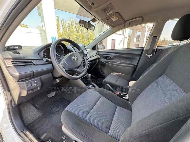 Toyota Yaris 2017 White