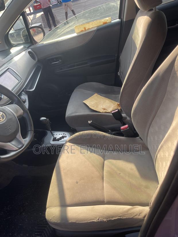 Toyota Vitz 2012 Silver