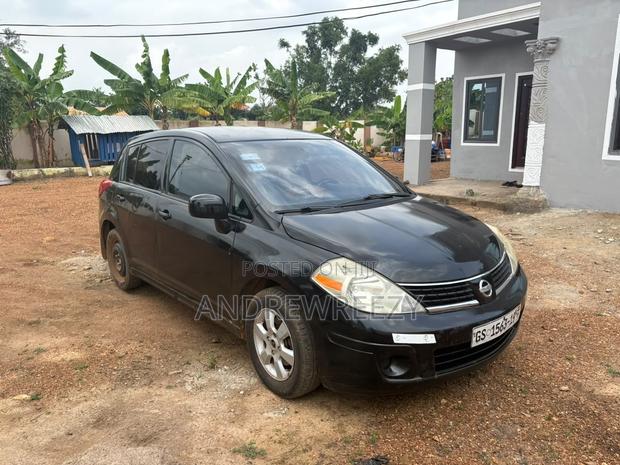 Nissan Versa 2010 Black