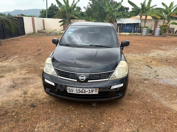 Nissan Versa 2010 Black