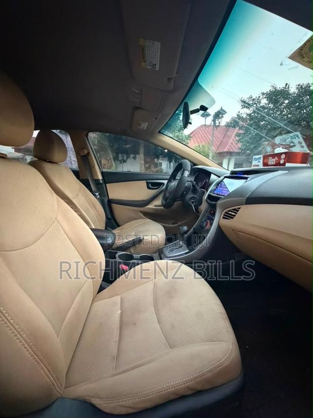 Hyundai Elantra GLS Sedan FWD (1.8L 4cyl 6A) 2013 Beige