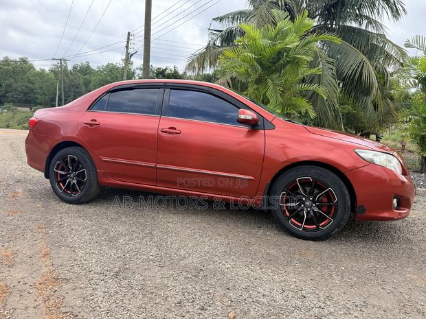 Toyota Corolla Altis 2010 Red
