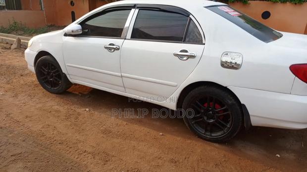 Toyota Corolla 2005 White