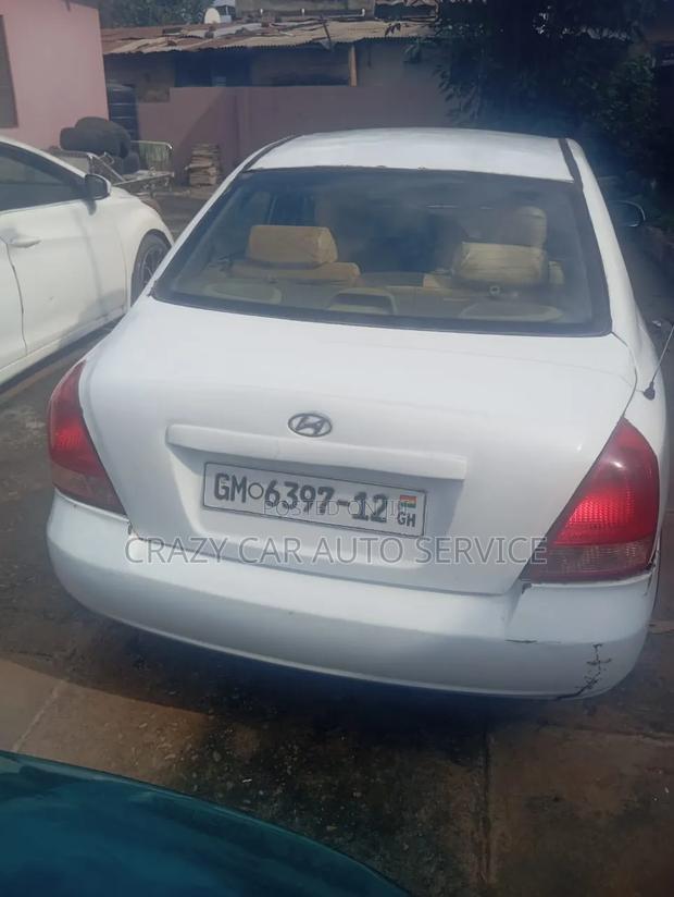 Hyundai Elantra 2005 White