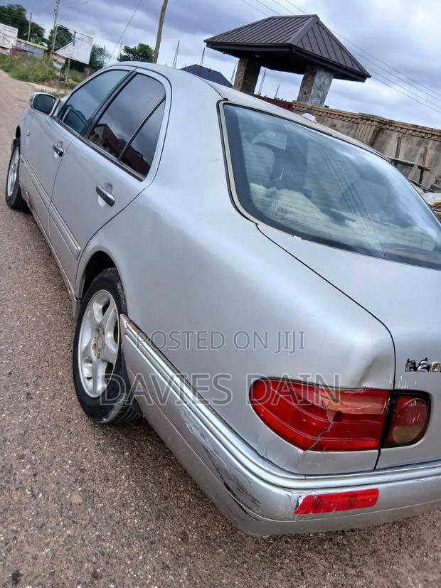 Mercedes-Benz E200 1999 Silver