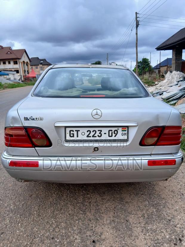 Mercedes-Benz E200 1999 Silver