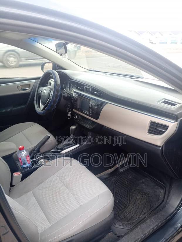 Toyota Corolla LE 4dr Sedan (1.8L 4cyl CVT) 2015 Blue