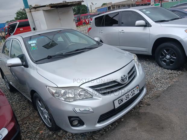 Toyota Corolla 2012 Silver