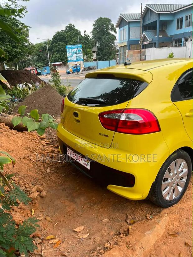 Kia Rio 2016 Yellow
