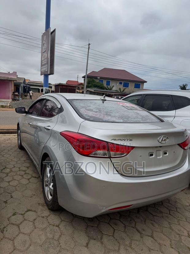 Hyundai Avante 2013 Silver