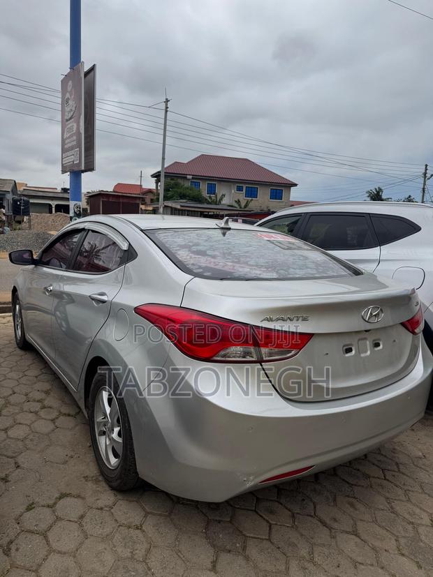 Hyundai Avante 2013 Silver