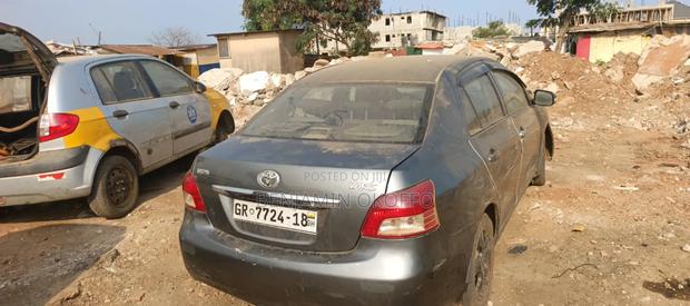 Toyota Yaris 2010 Gray
