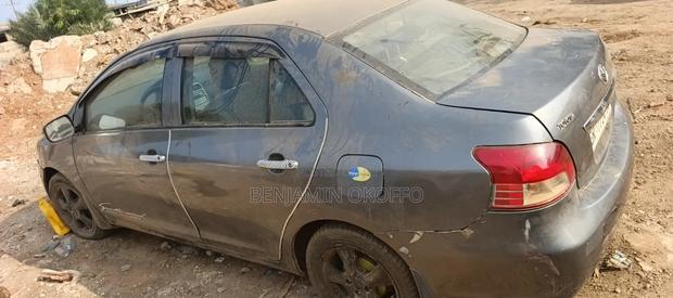 Toyota Yaris 2010 Gray