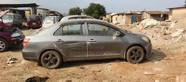 Toyota Yaris 2010 Gray