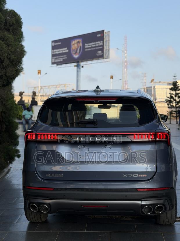 Jetour X70 Plus 2023 Silver