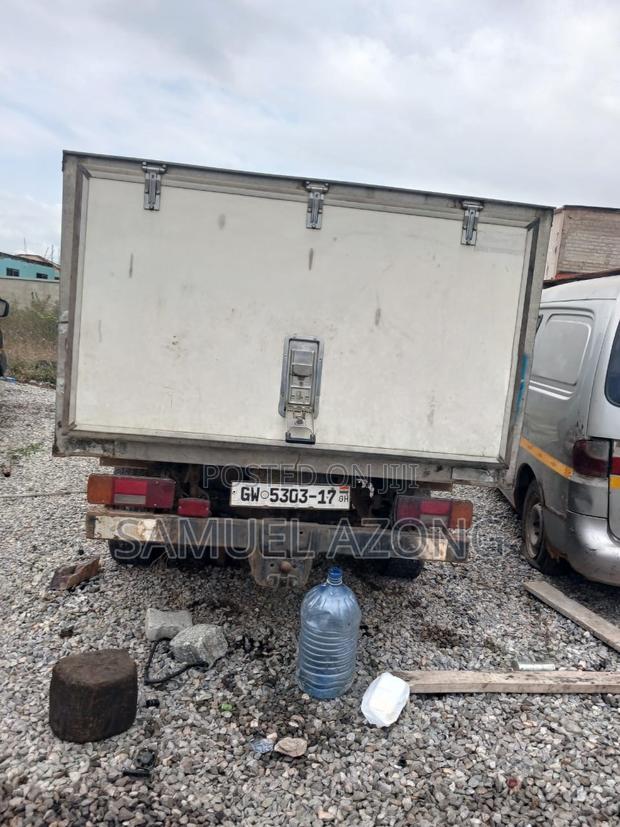Toyota Hilux 2.5 D-4D 4X4 SRX 2009 Silver