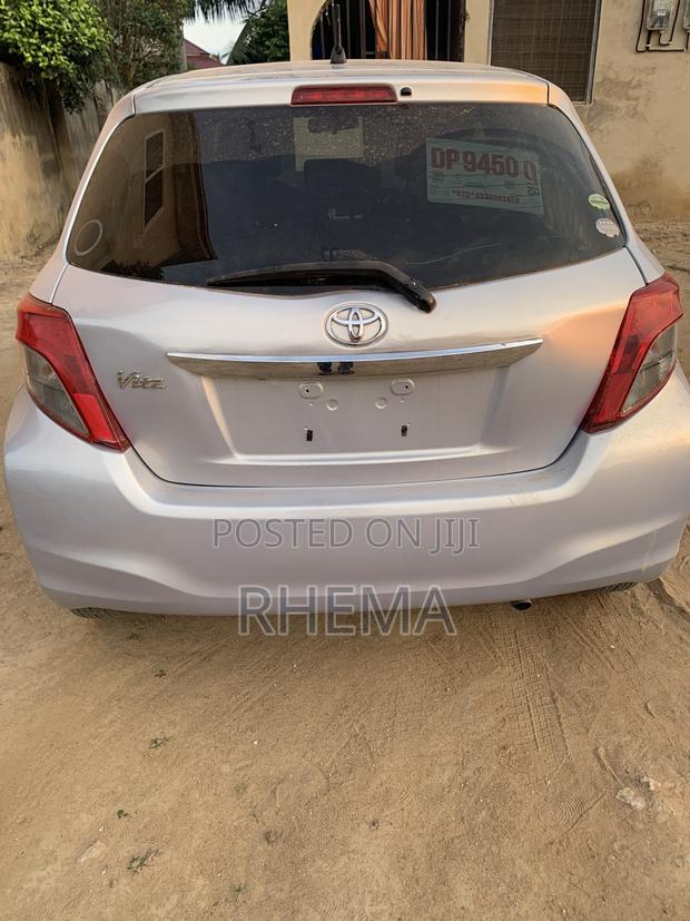 Toyota Vitz 2014 Silver