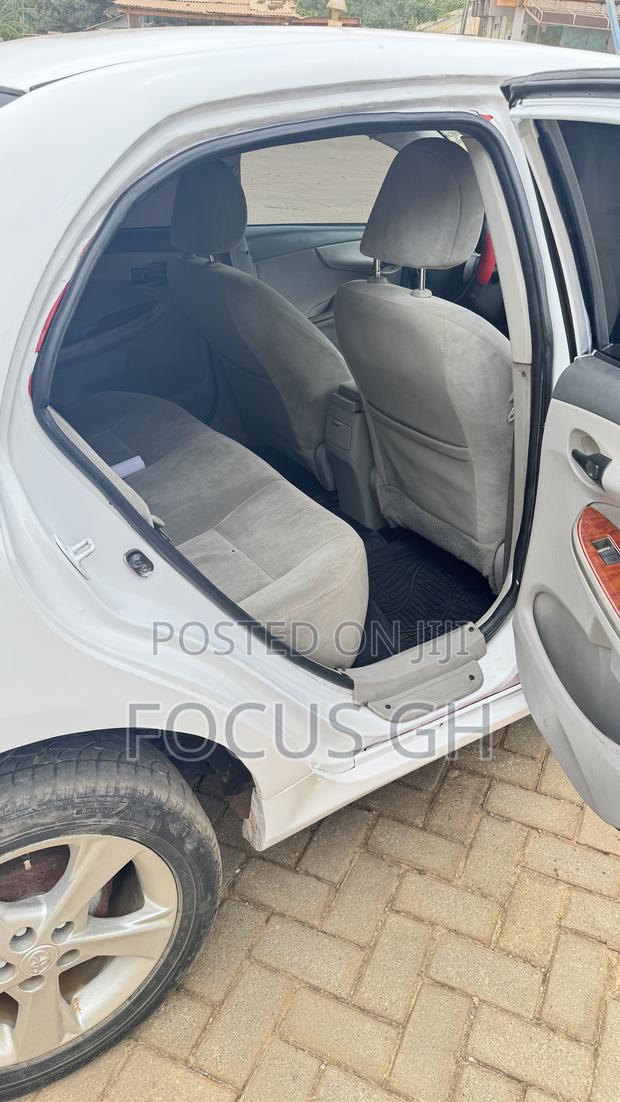 Toyota Corolla LE 4dr Sedan (1.8L 4cyl 4A) 2010 White