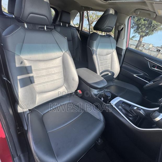 Toyota RAV4 XLE Premium AWD 2023 Red