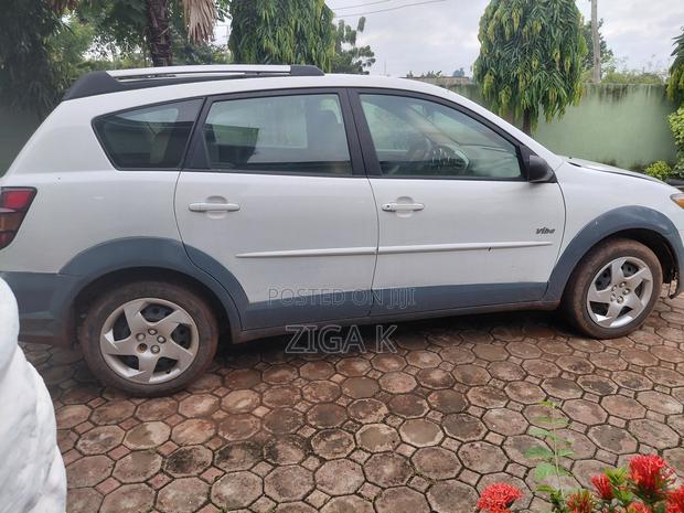 Pontiac Vibe Automatic 2003 White