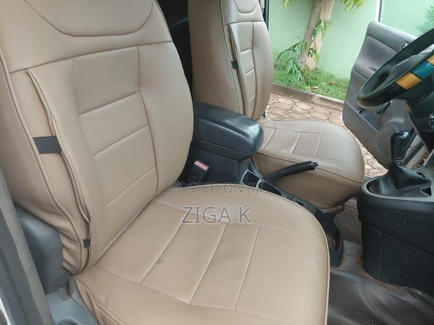 Pontiac Vibe Automatic 2003 White