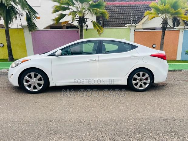 Hyundai Elantra Limited Sedan FWD (1.8L 4cyl 6A) 2013 White