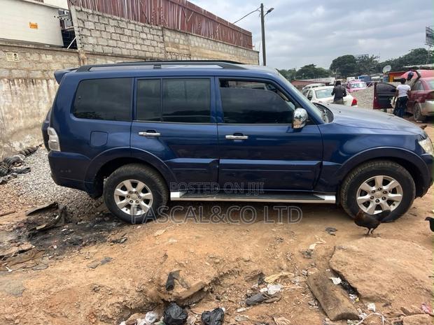 Mitsubishi Pajero V80 3.5 V6 GL/GLS 2016 Blue