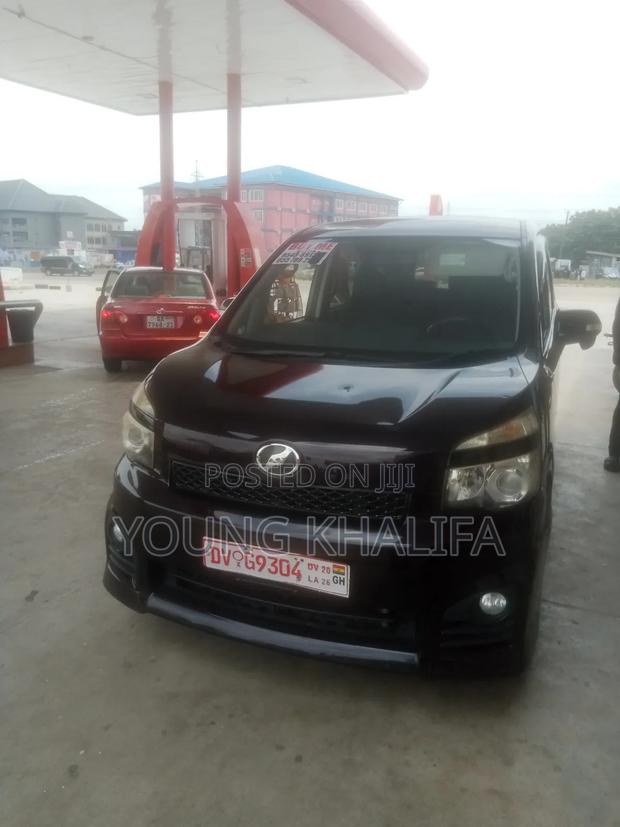 Toyota Voxy 2010 Black