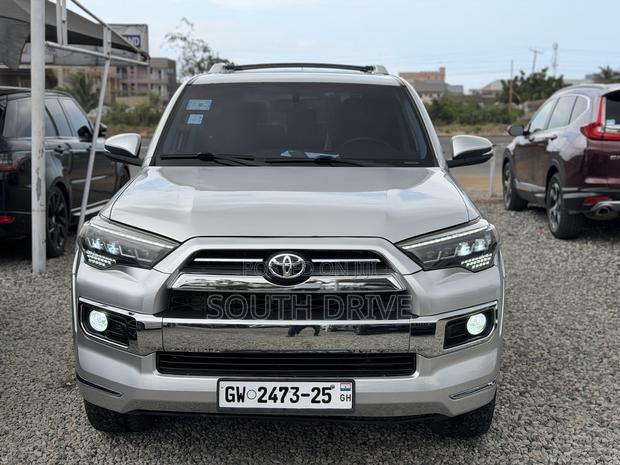 Toyota 4-Runner Limited 4x4 2019 Silver