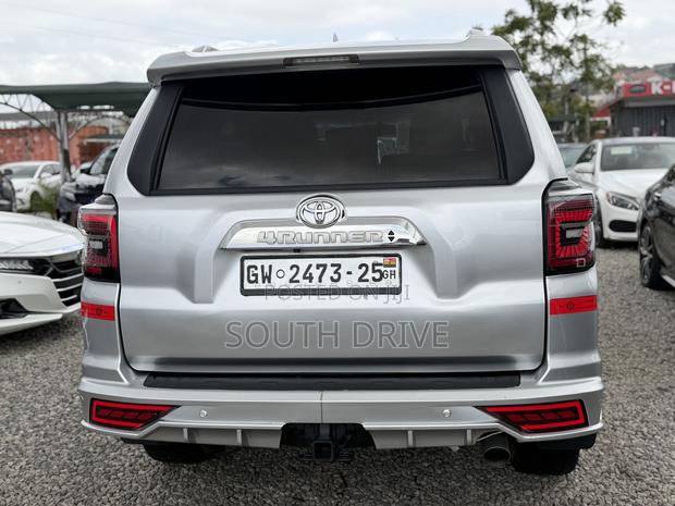 Toyota 4-Runner Limited 4x4 2019 Silver