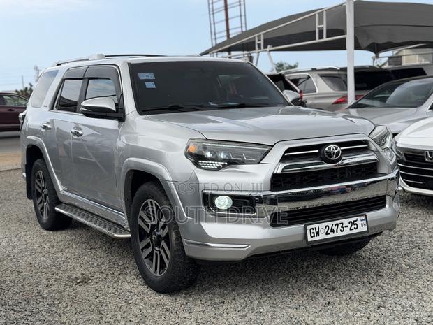 Toyota 4-Runner Limited 4x4 2019 Silver