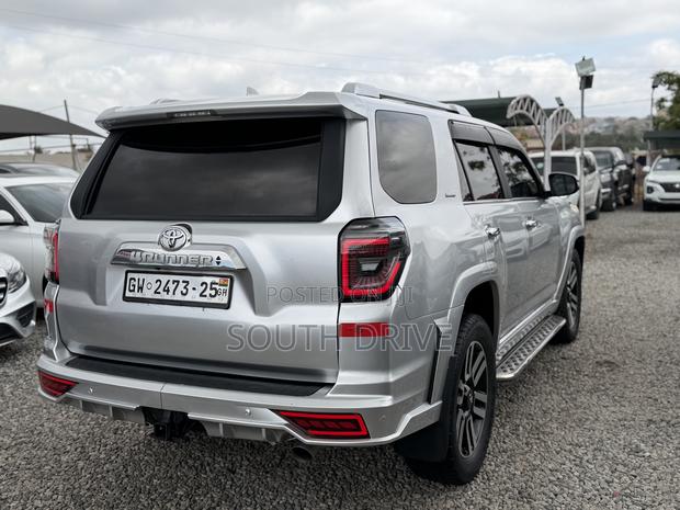 Toyota 4-Runner Limited 4x4 2019 Silver