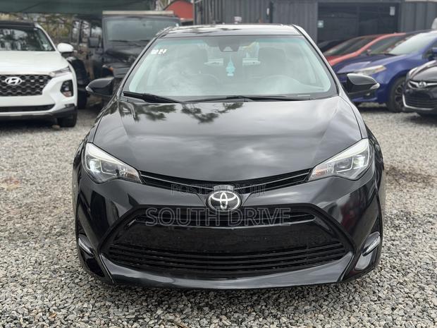 Toyota Corolla XLE (1.8L 4cyl 2A) 2018 Black