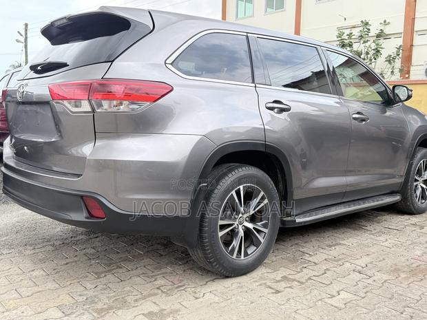 Toyota Highlander 2018 Gray